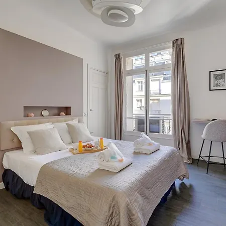 376 Crillon - Superbe A *