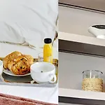 376 Crillon - Superbe A Paříž